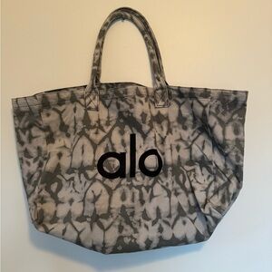 ALO Yoga Gray Tie Dye Tote Bag